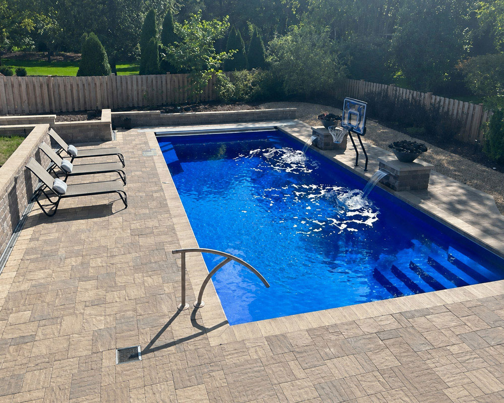 building premium fiberglass pools for homeowners throughout Madison WI